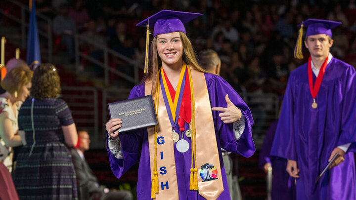 Photo of Ellie Mora